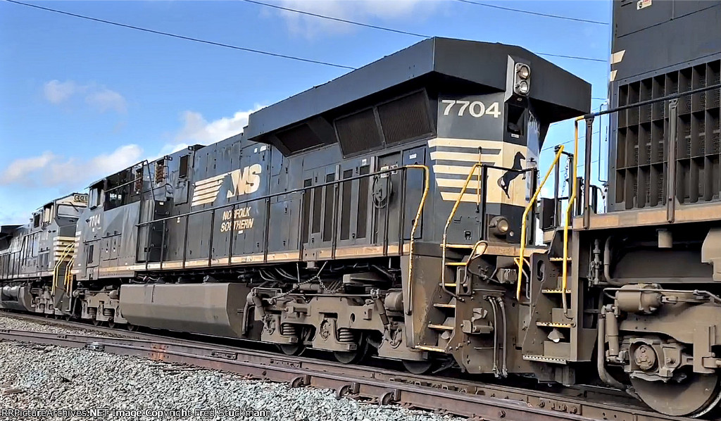 NS 7704